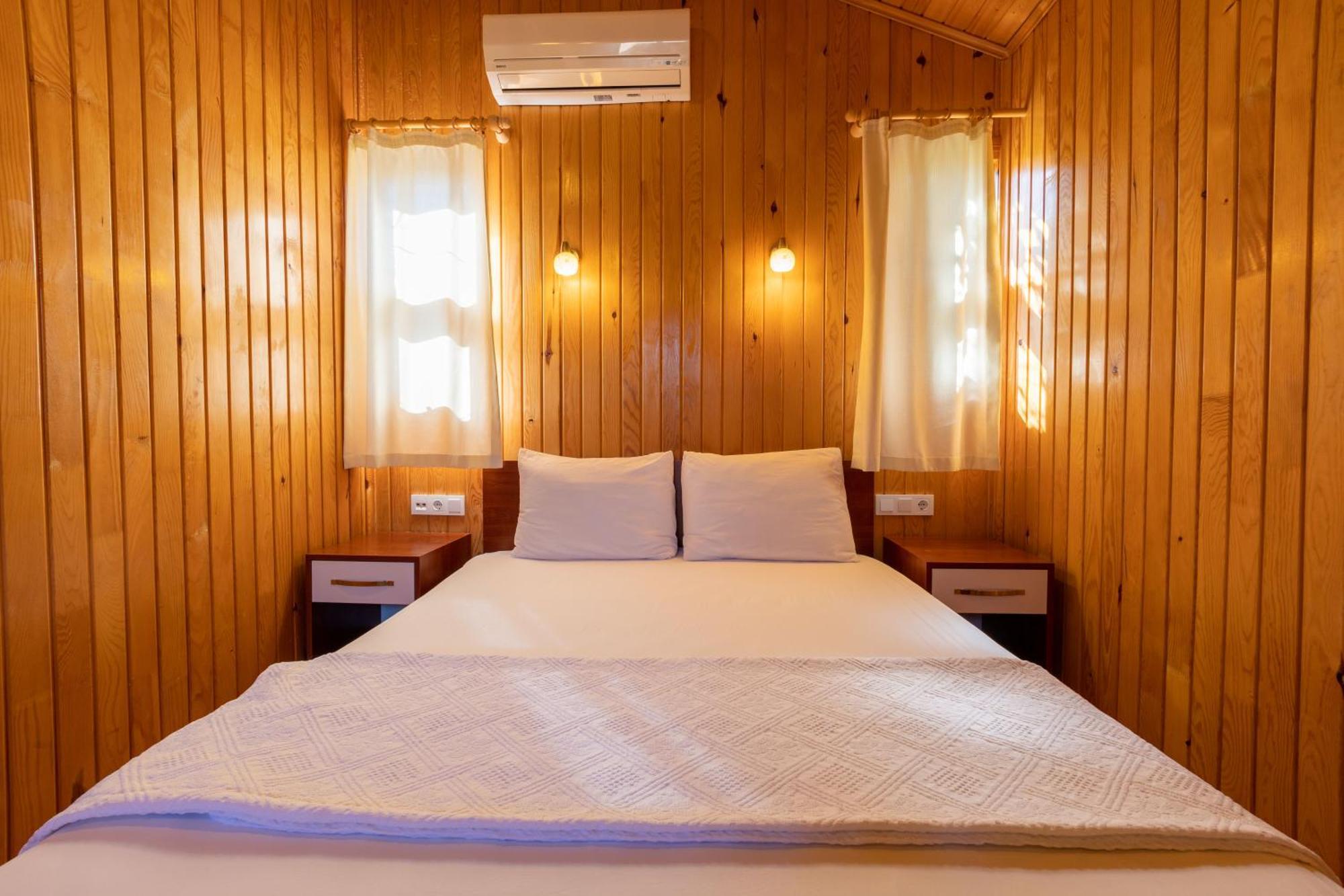 Caretta Caretta 3* Чирали